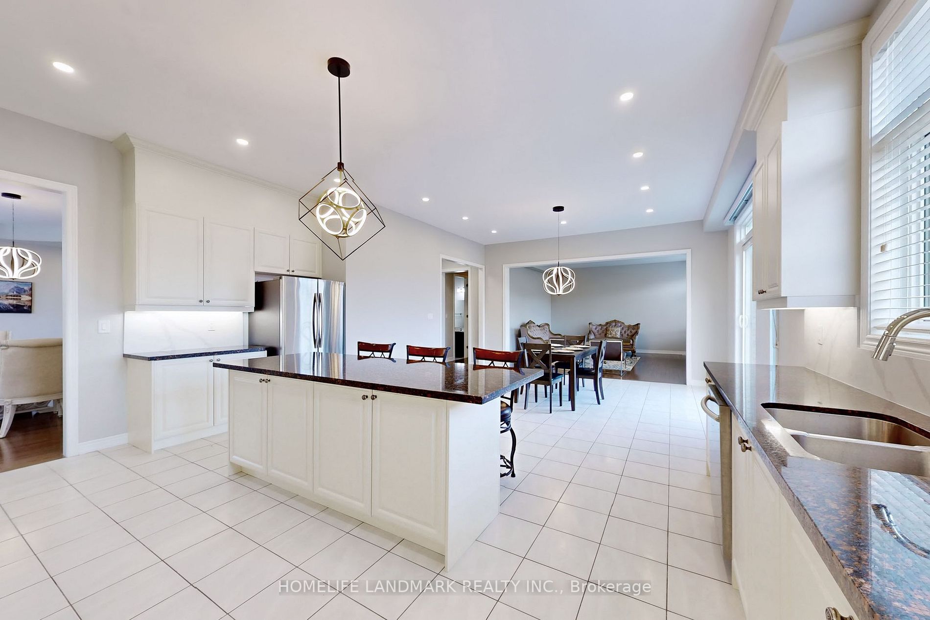 56 Redmond Cres