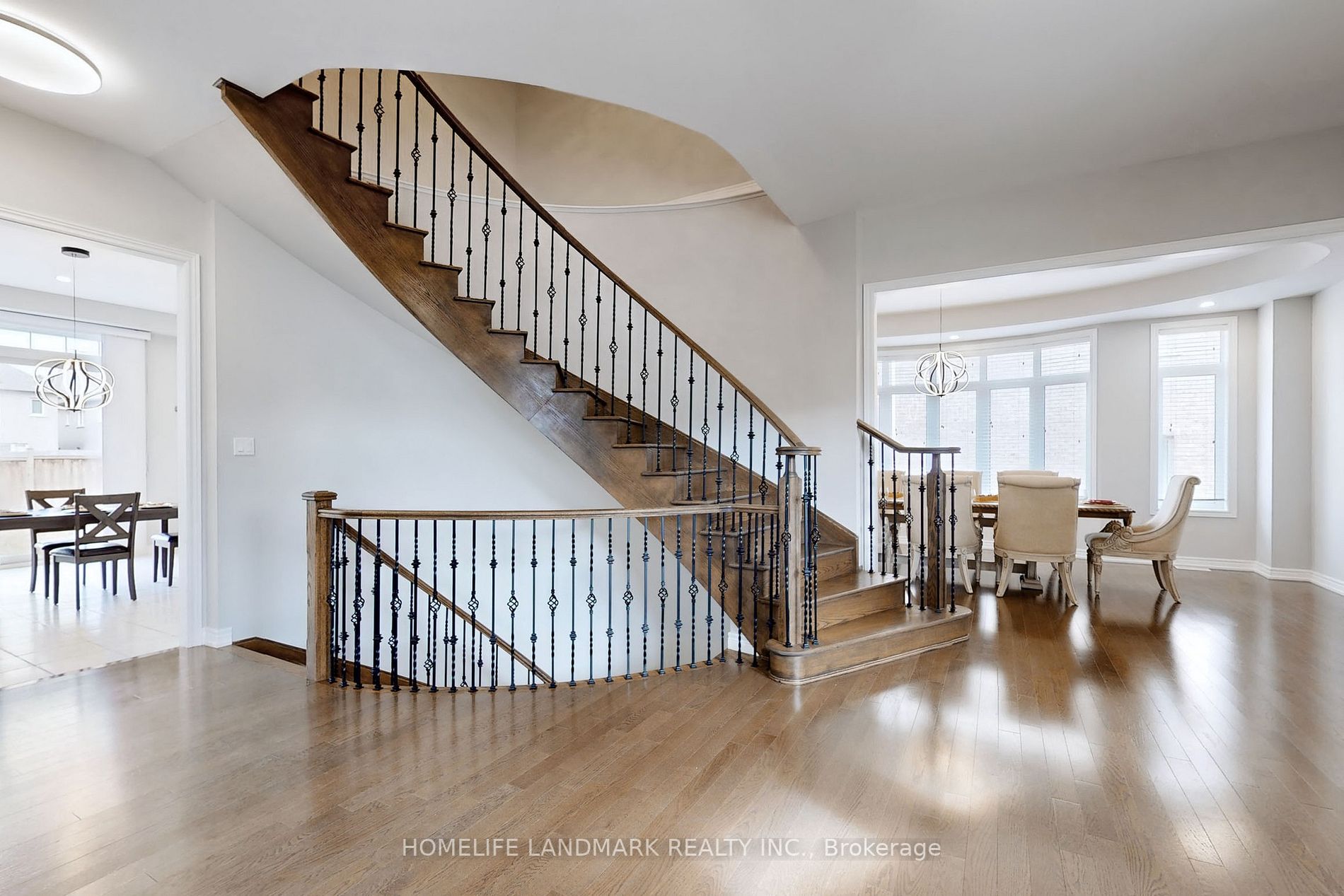 56 Redmond Cres