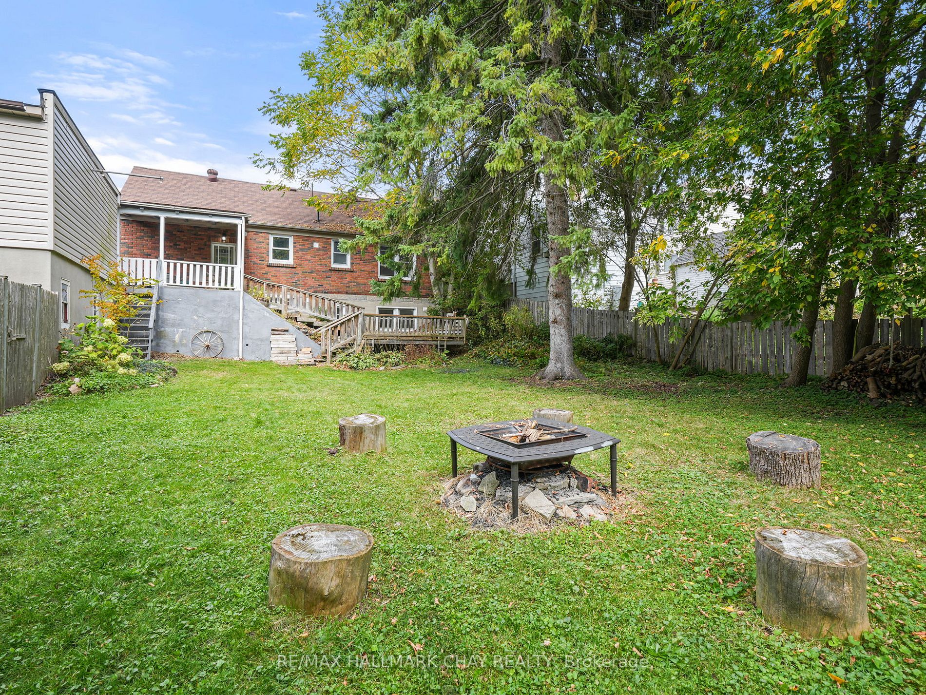205 Mary St
