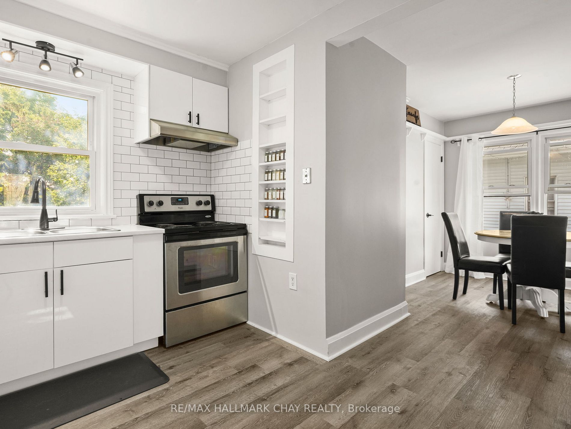 205 Mary St