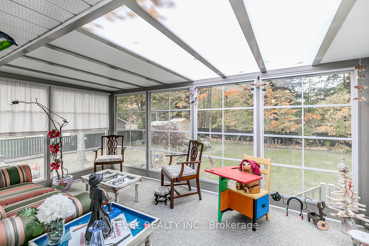 676 Concession 15 Rd W