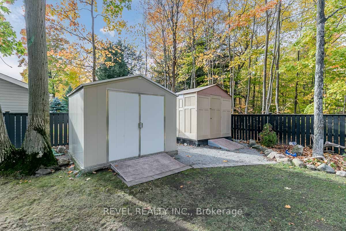 676 Concession 15 Rd W