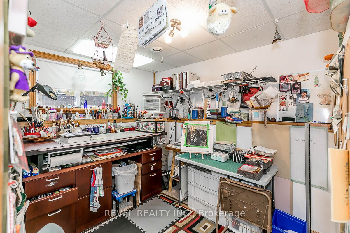 676 Concession 15 Rd W