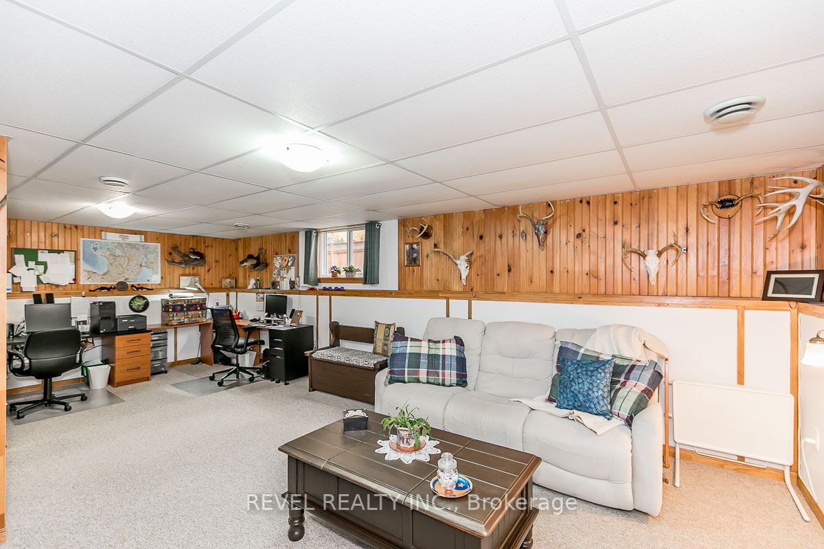 676 Concession 15 Rd W