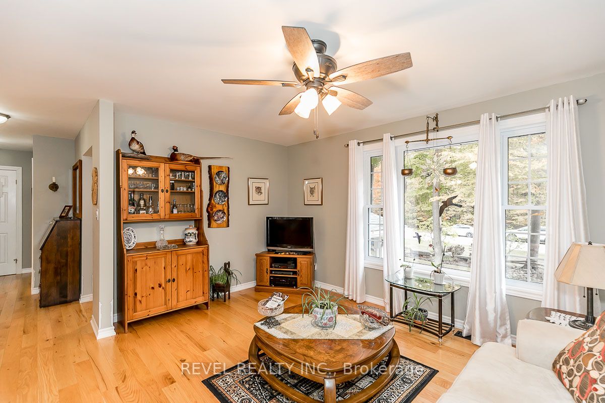 676 Concession 15 Rd W
