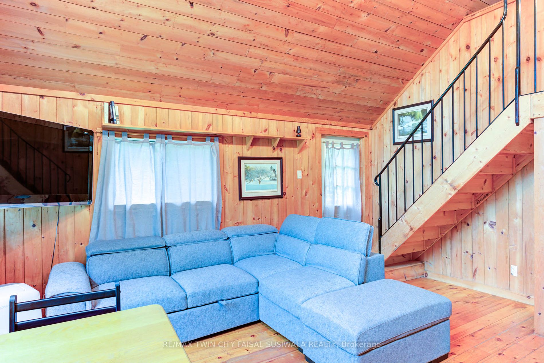 310 River Rd E