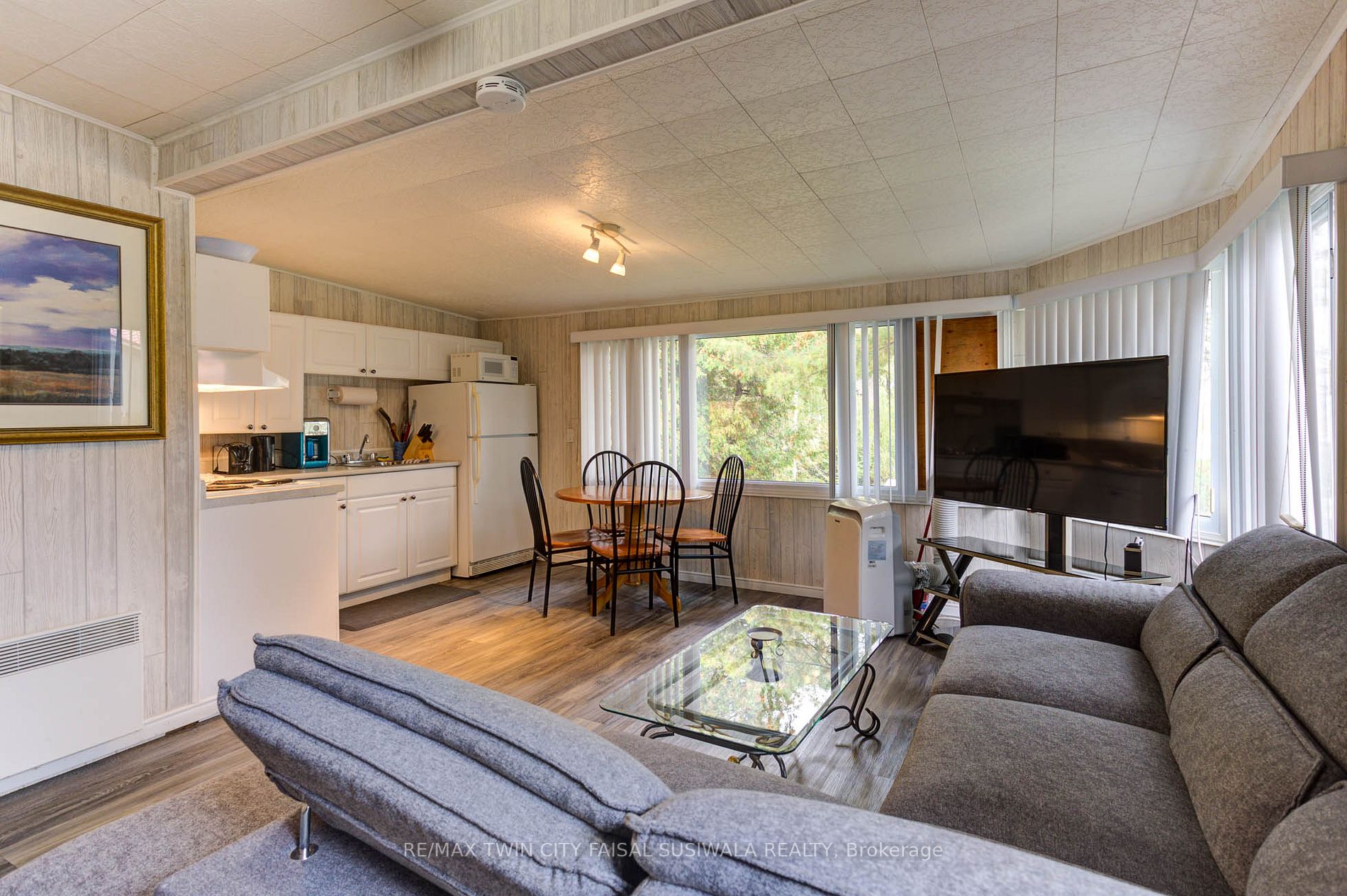 310 River Rd E