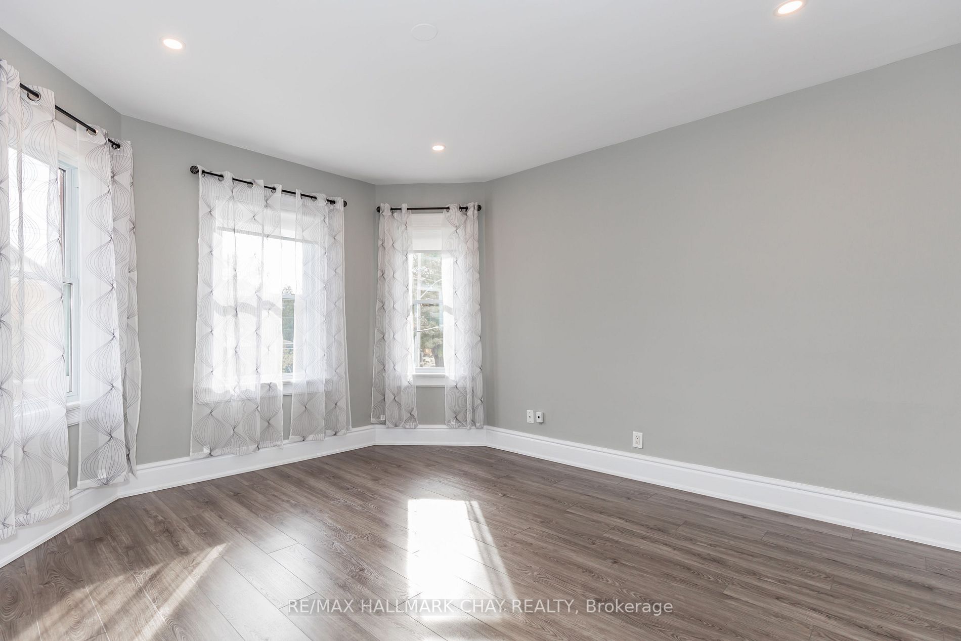 123 Burton Ave, #2