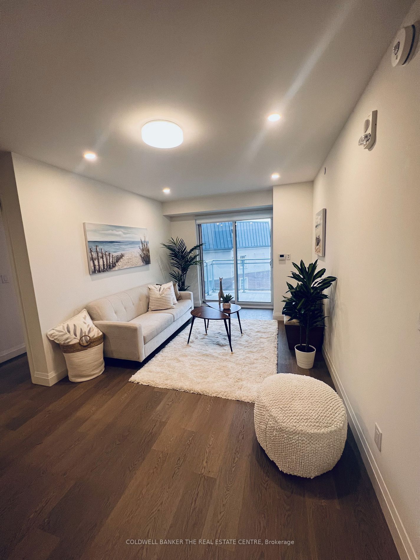 58 Lakeside Terr, #709