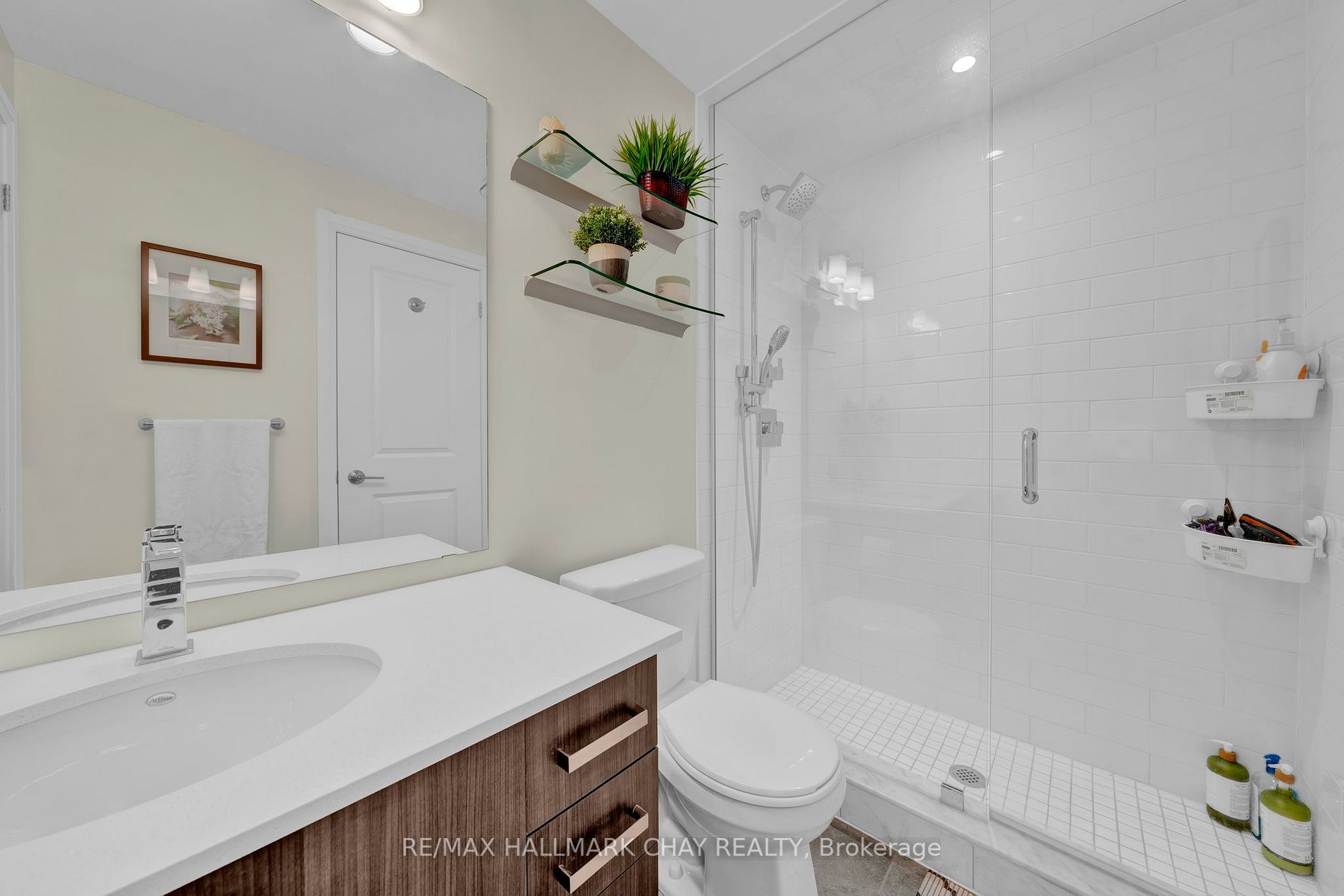 304 Essa Rd, #310
