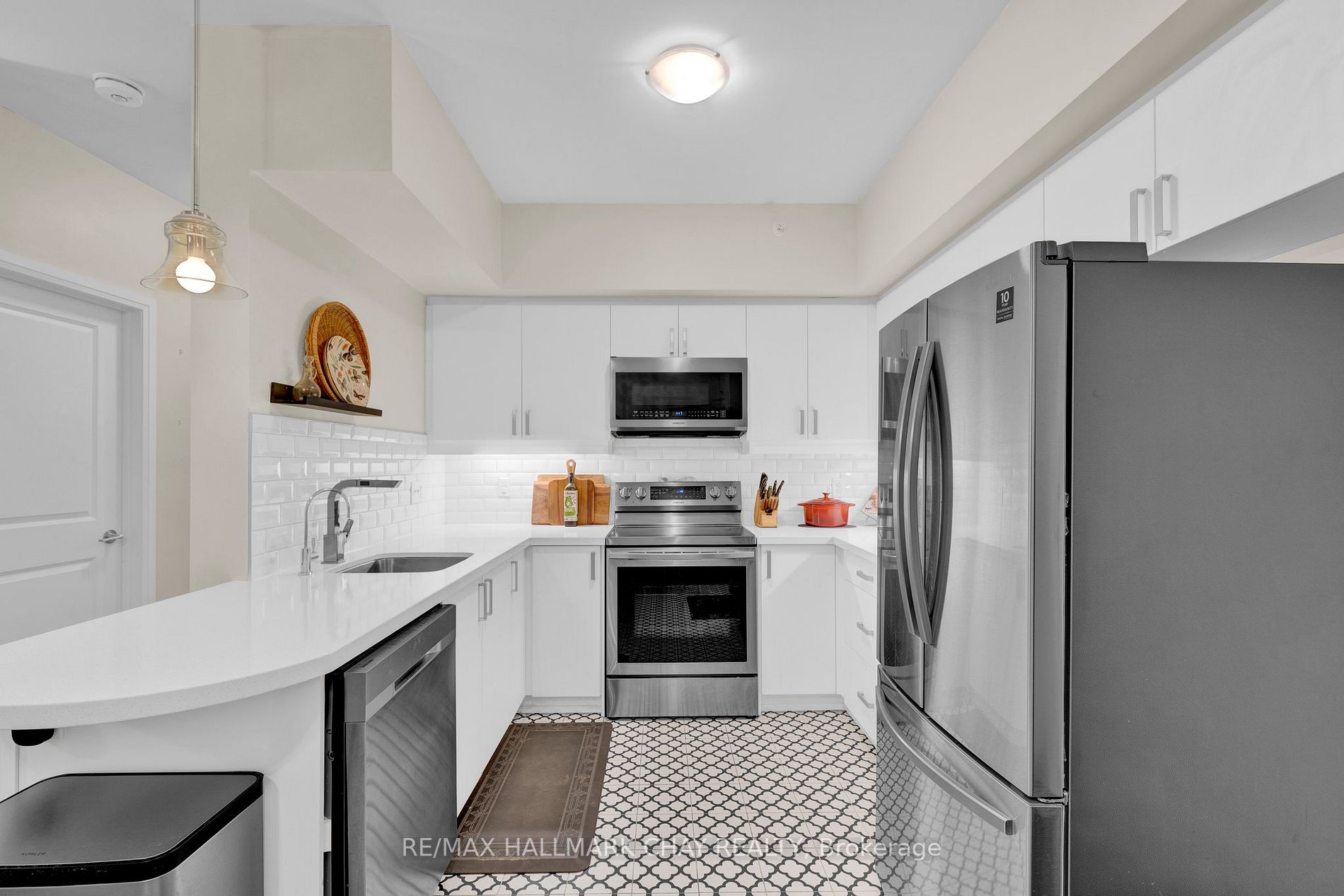 304 Essa Rd, #310