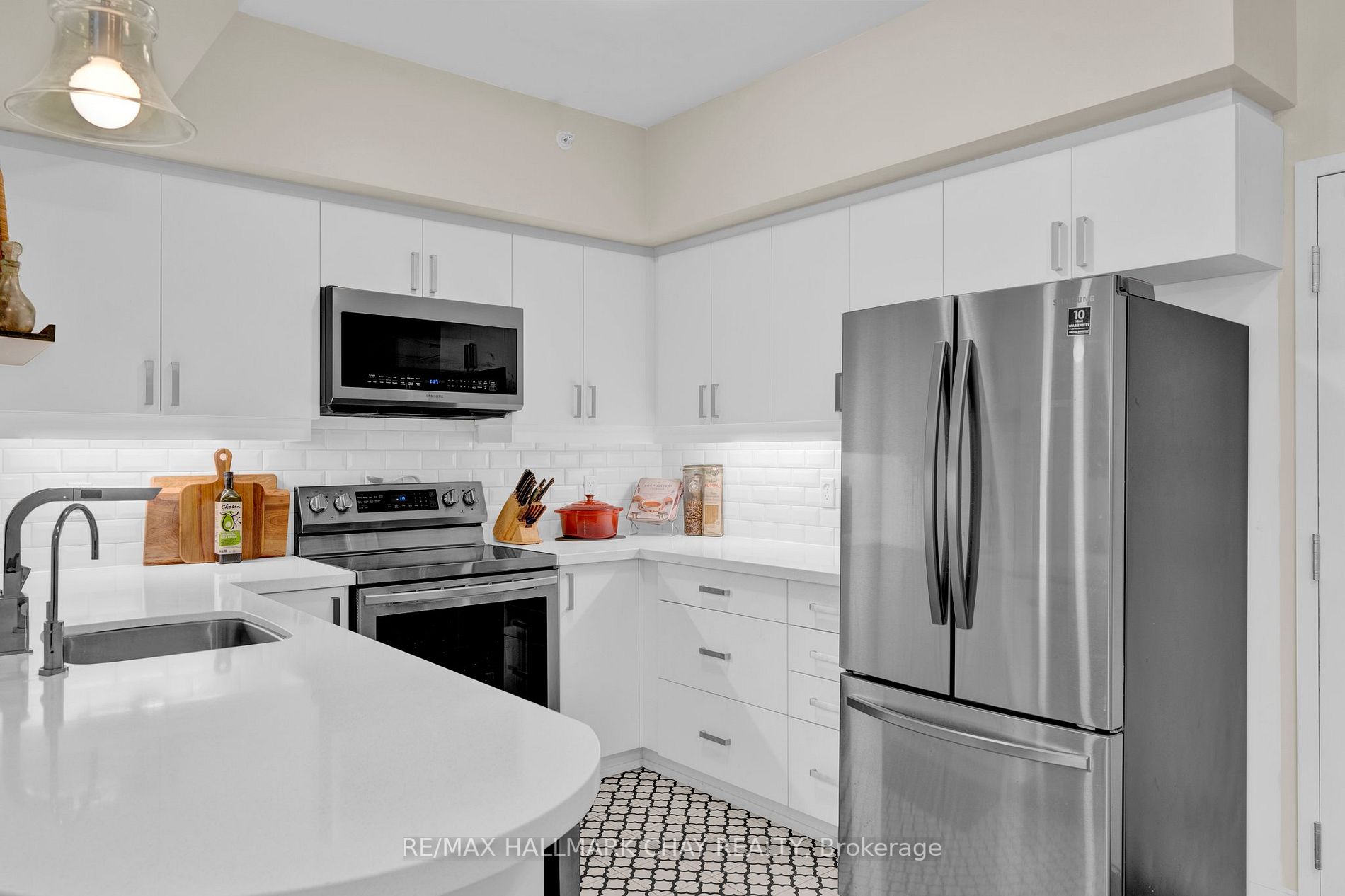 304 Essa Rd, #310