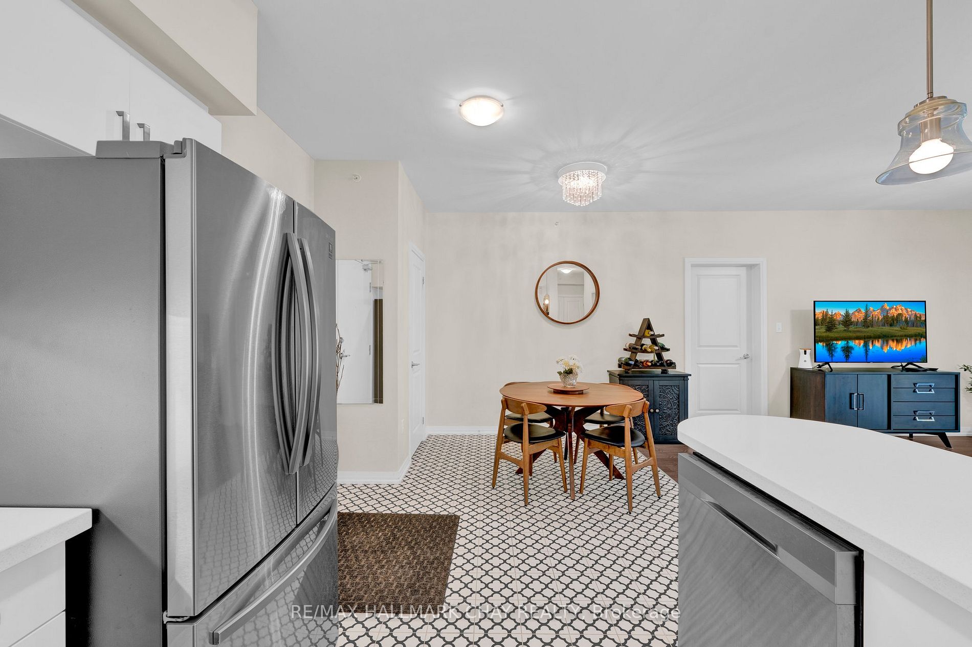 304 Essa Rd, #310