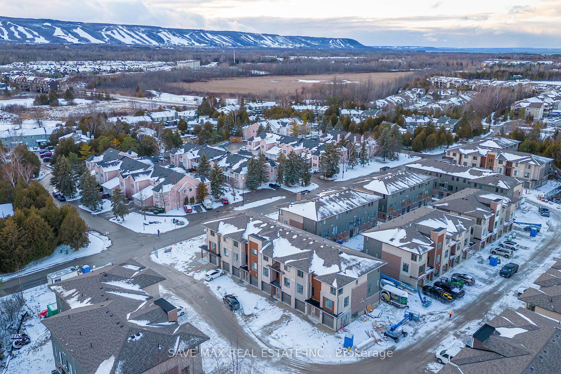 75 Winters Cres, #33