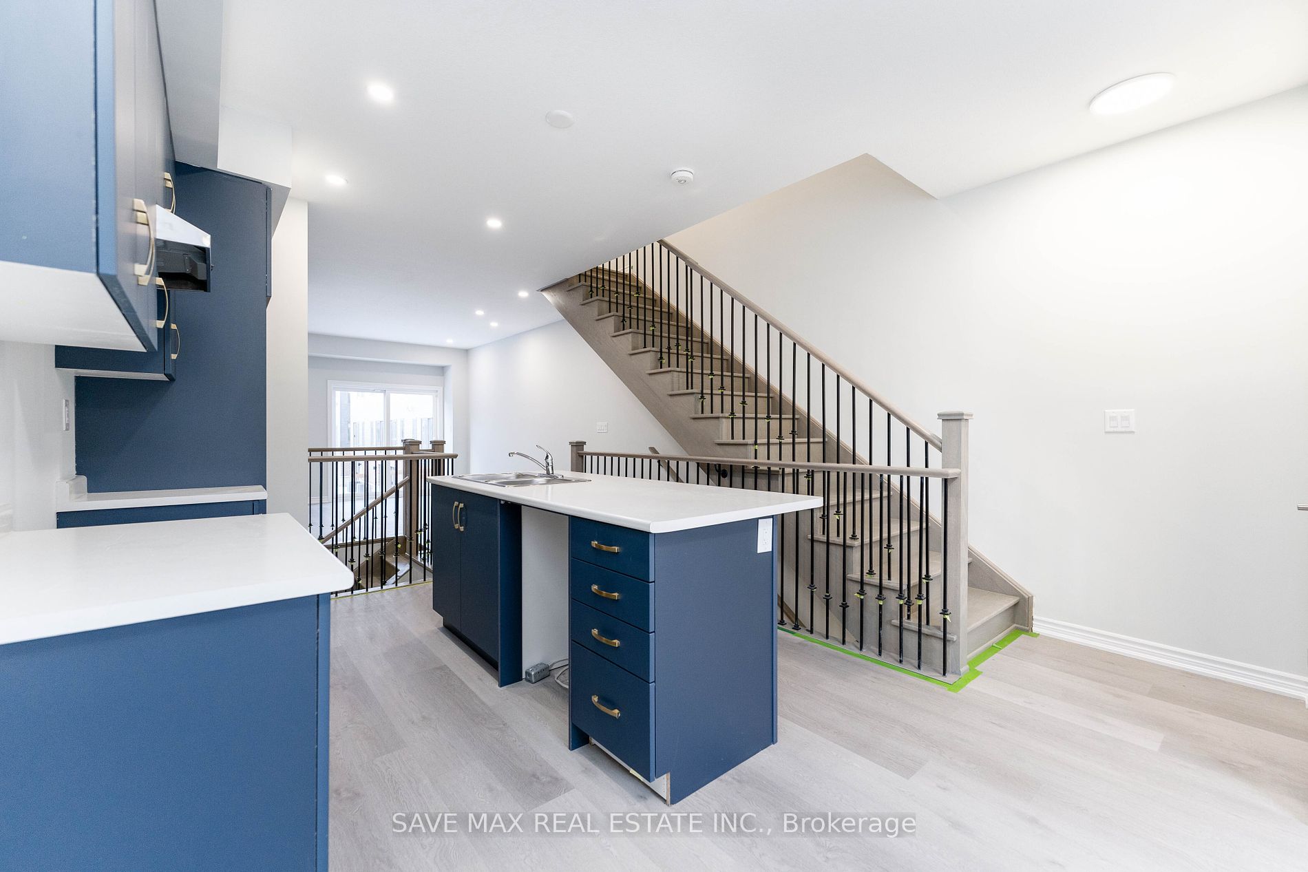 75 Winters Cres, #33