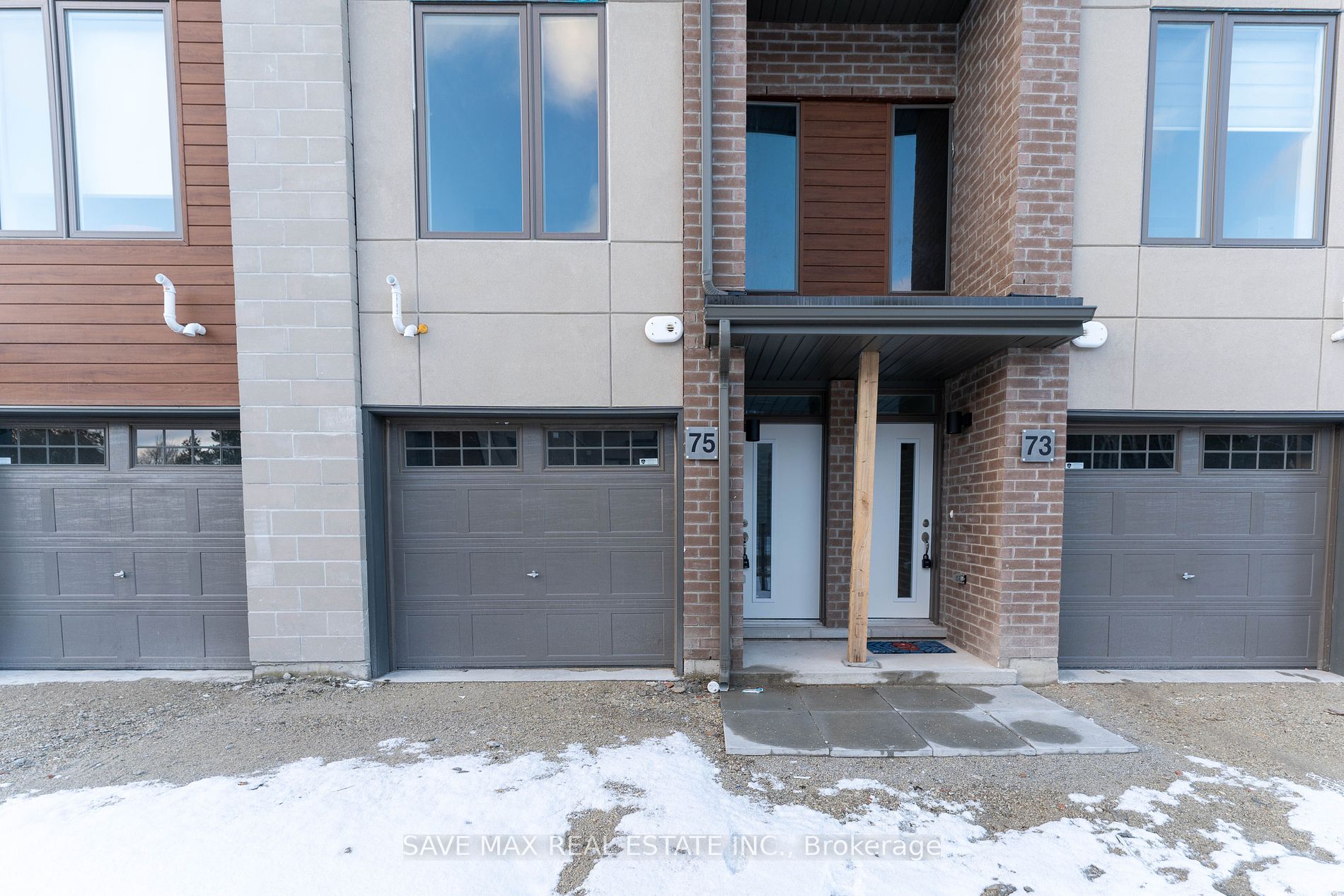 75 Winters Cres, #33