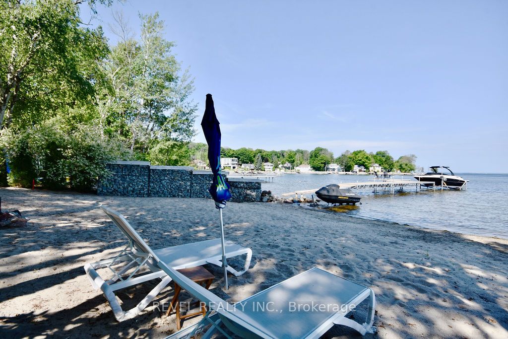 252 Robins Point Rd