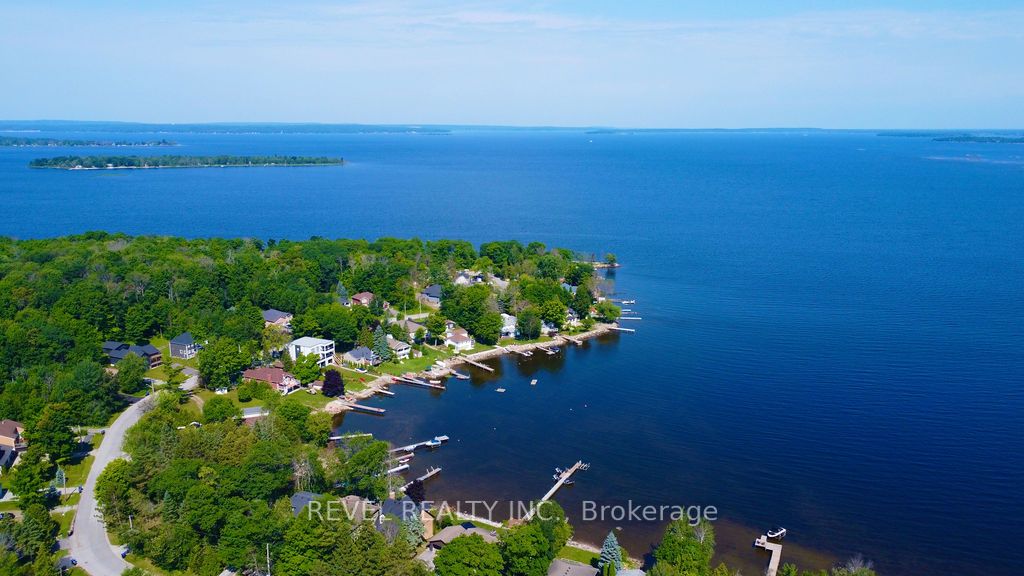 252 Robins Point Rd