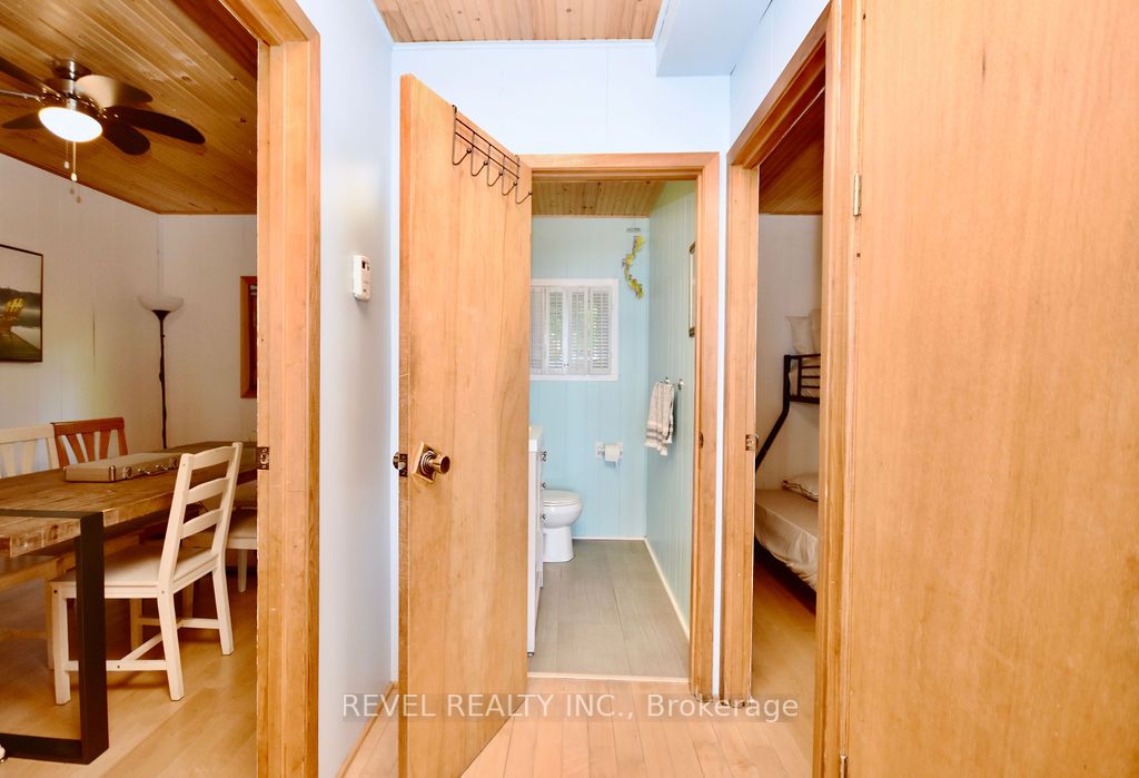 252 Robins Point Rd