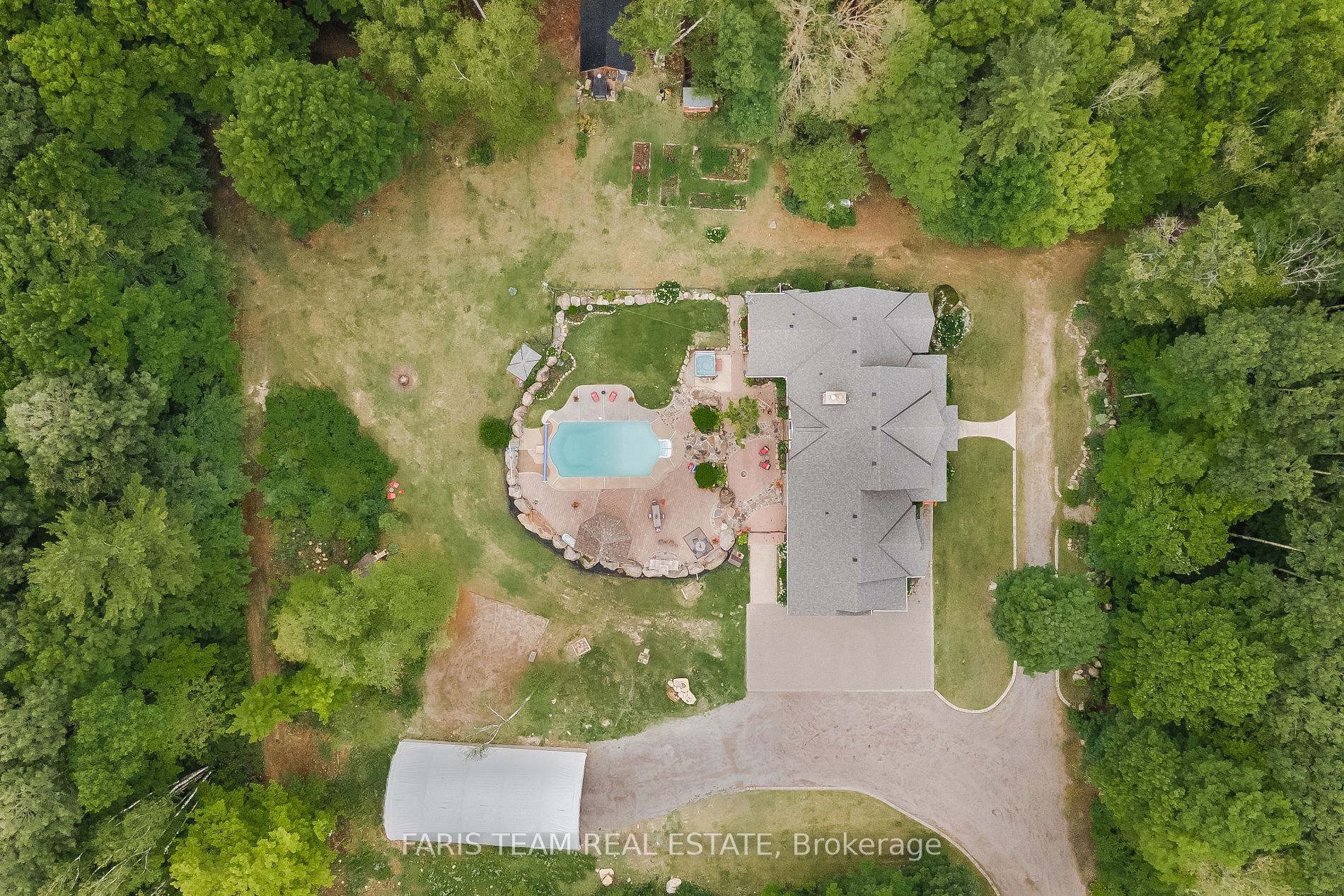 697 Lafontaine Road E