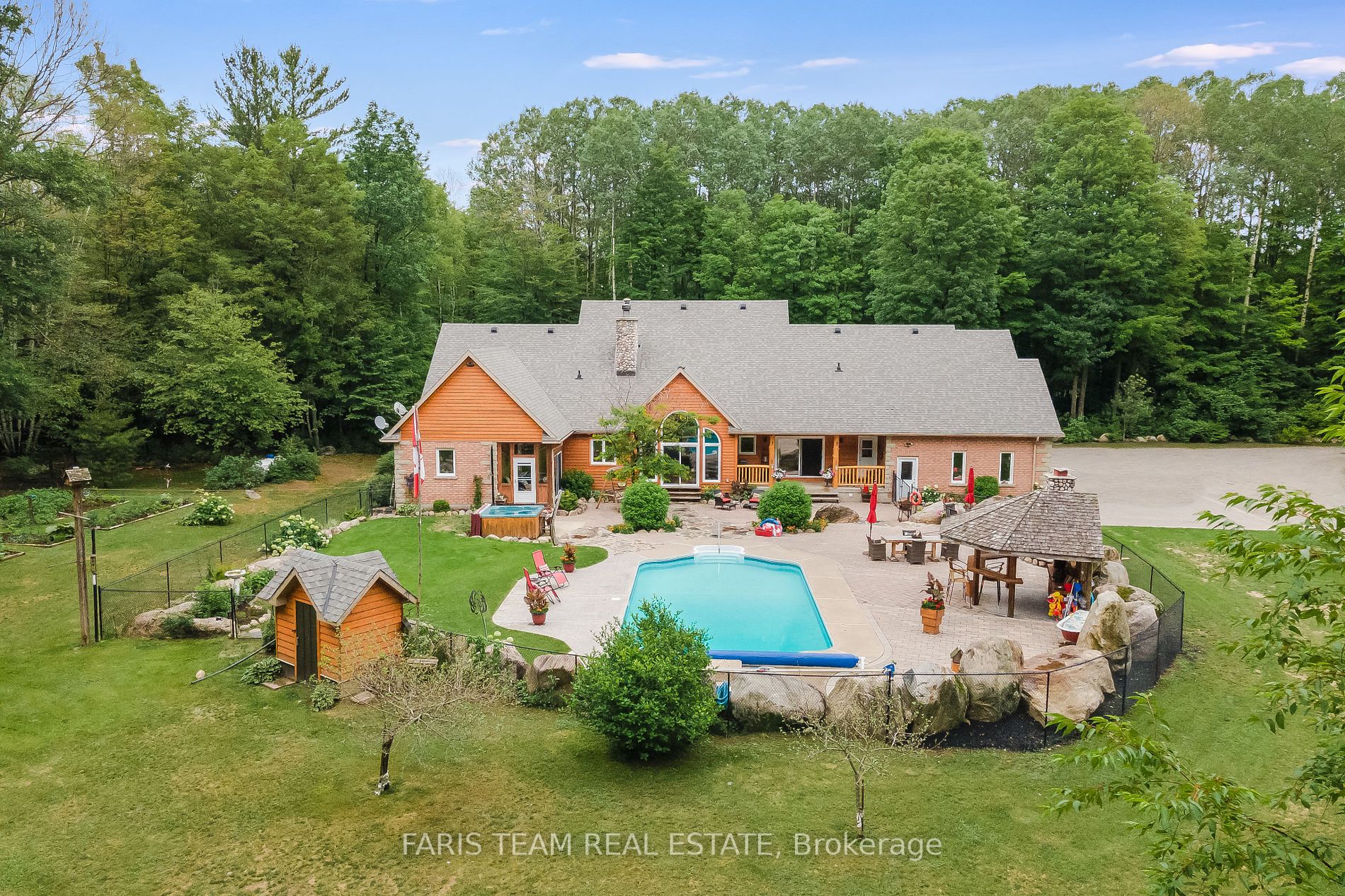 697 Lafontaine Road E