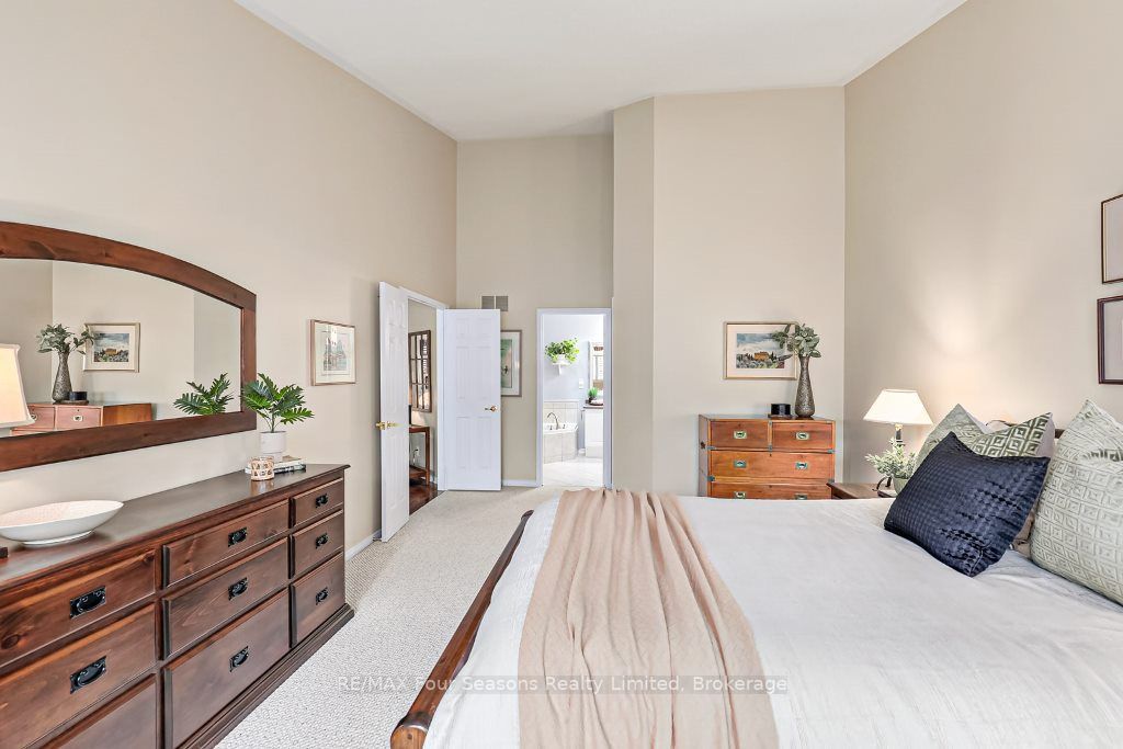 15 Westwind Dr, #50