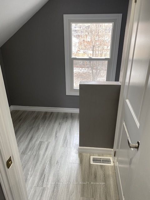 12 Dufferin St, #1, 2, C