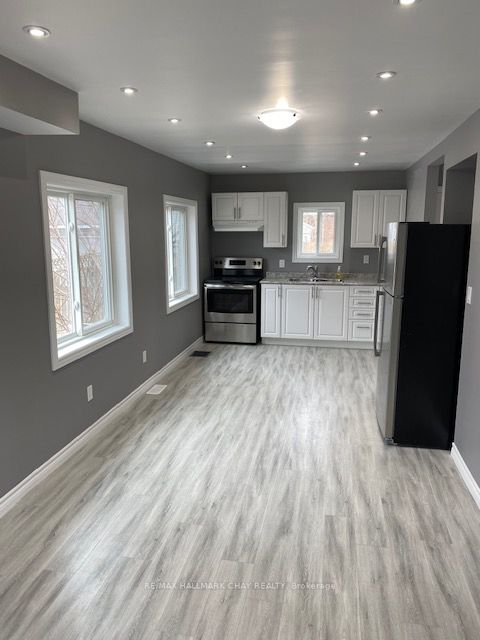 12 Dufferin St, #1, 2, C
