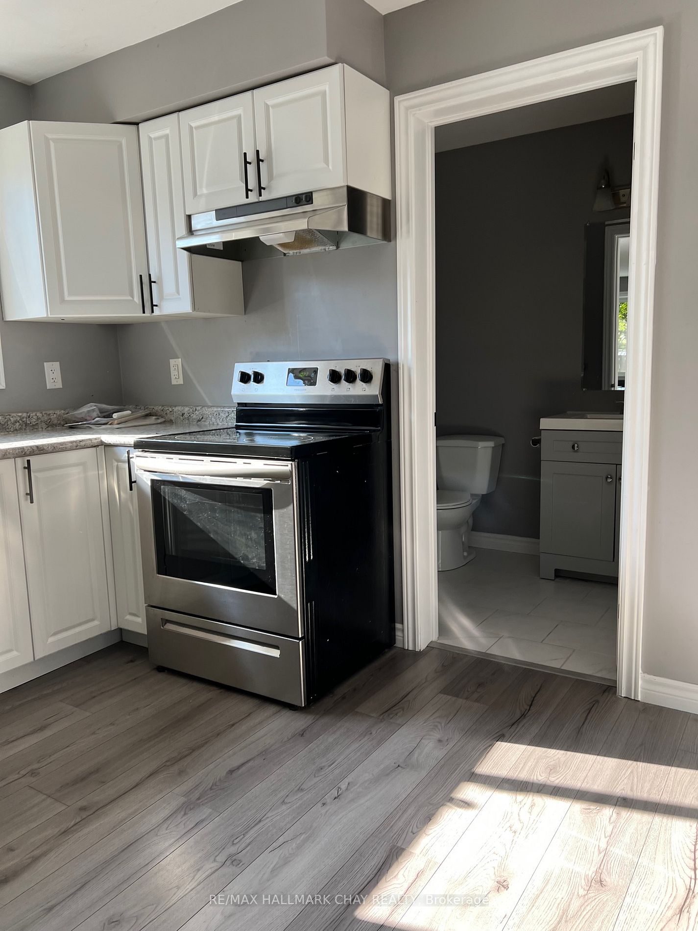 12 Dufferin St, #1, 2, C