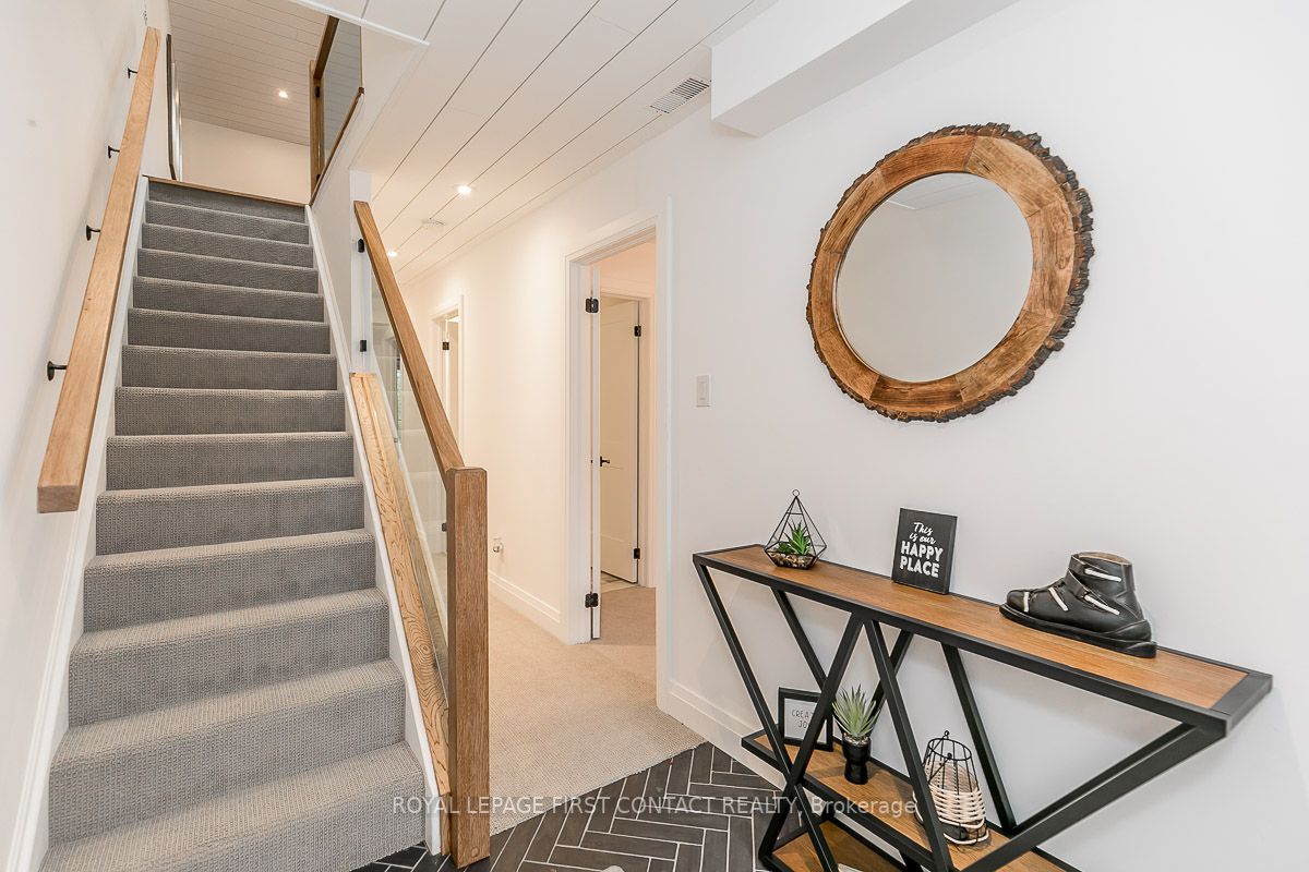 5 Harbour St E, #5