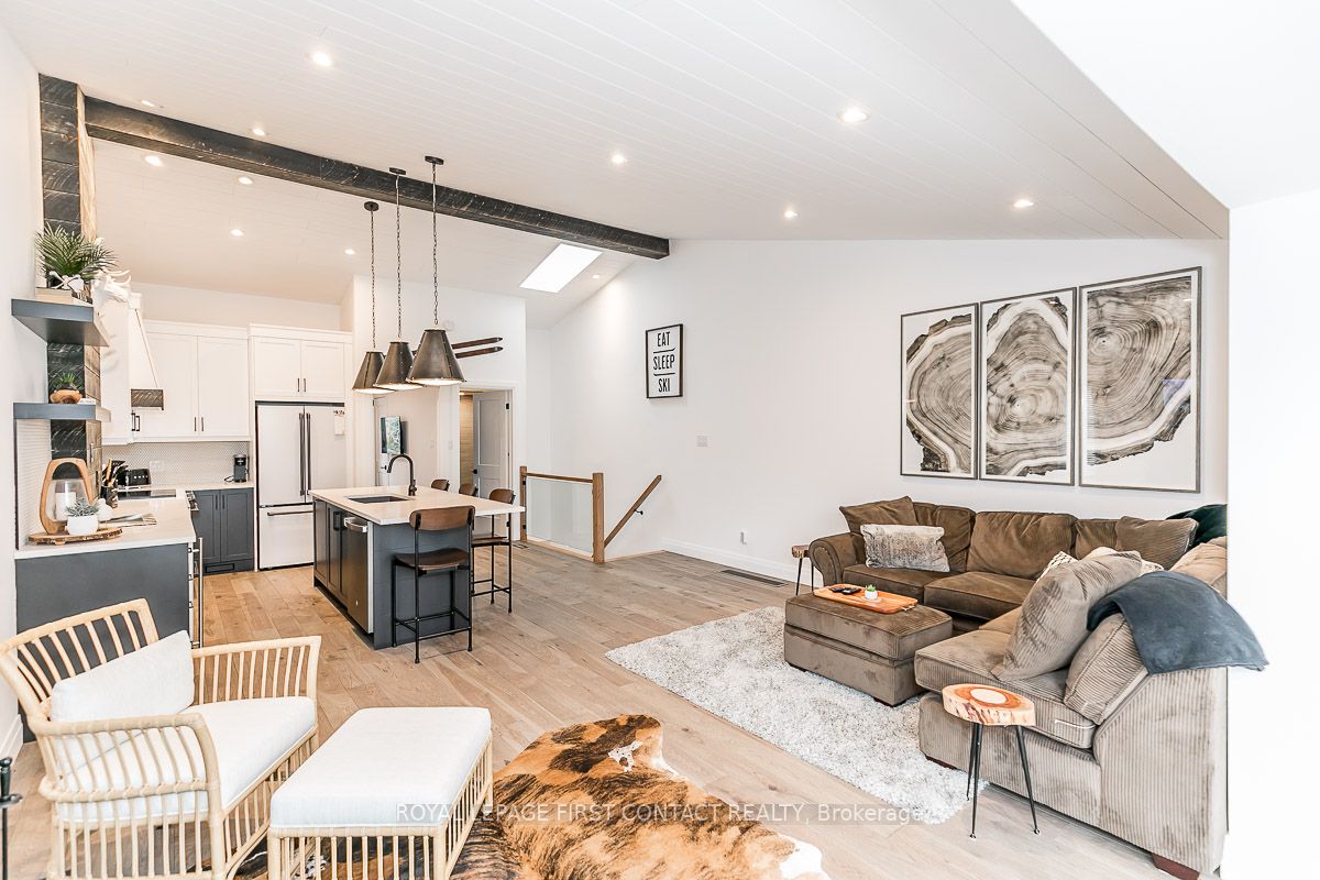 5 Harbour St E, #5