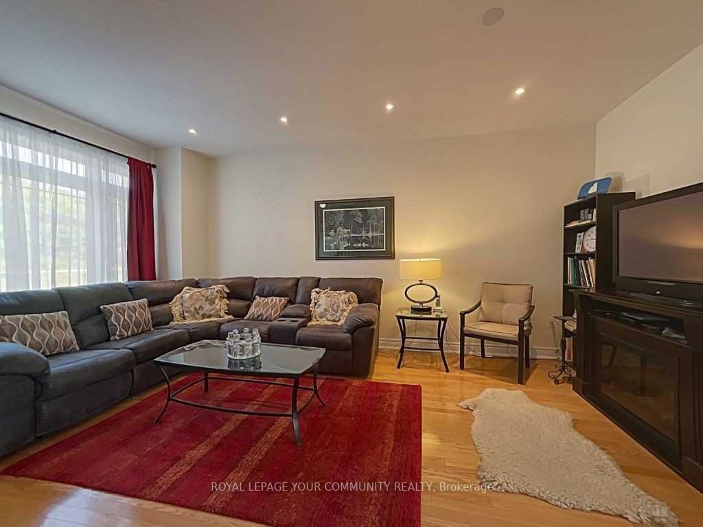 27 North Maple St, #4