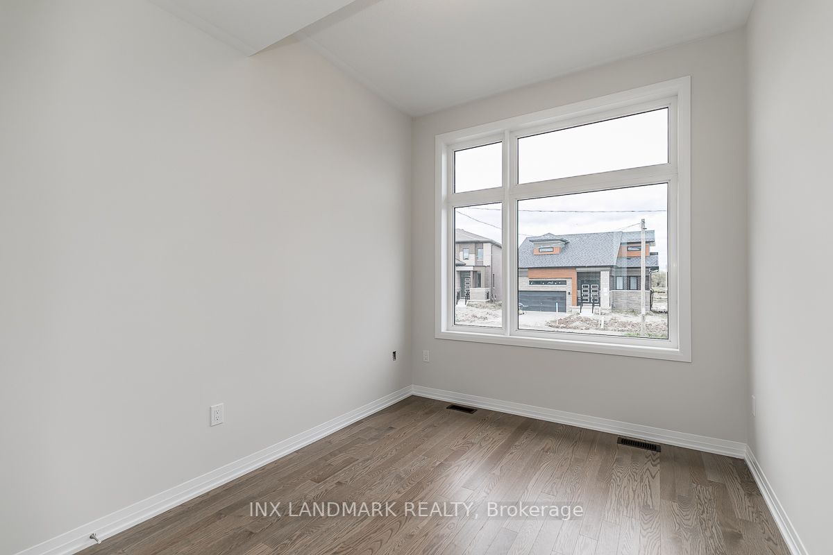 3772 Sunbank Cres