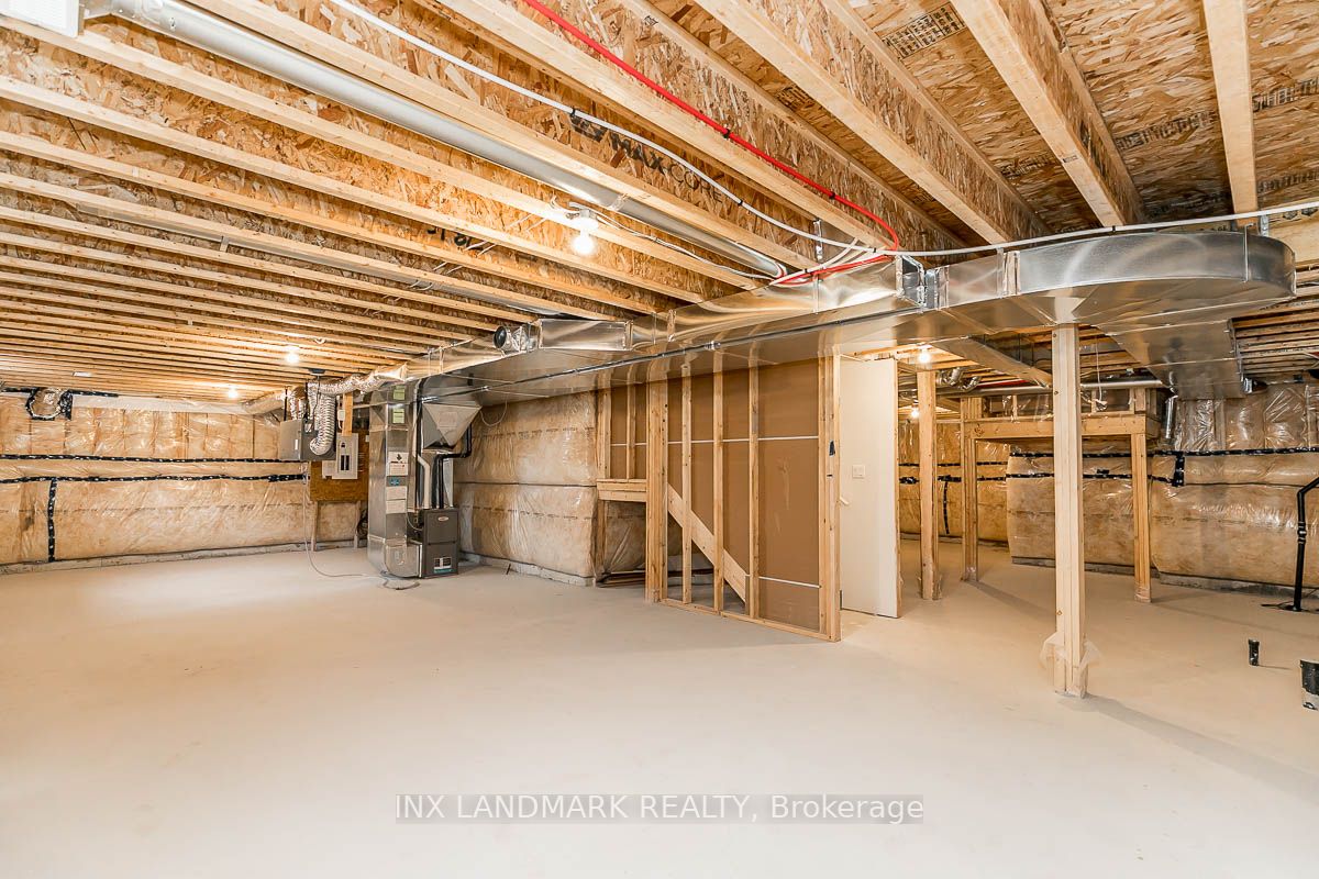 3772 Sunbank Cres