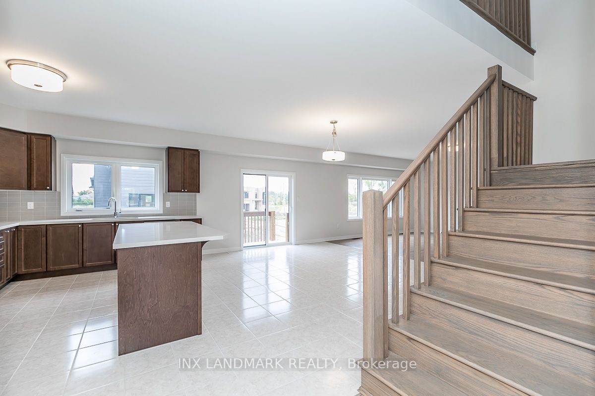 3772 Sunbank Cres