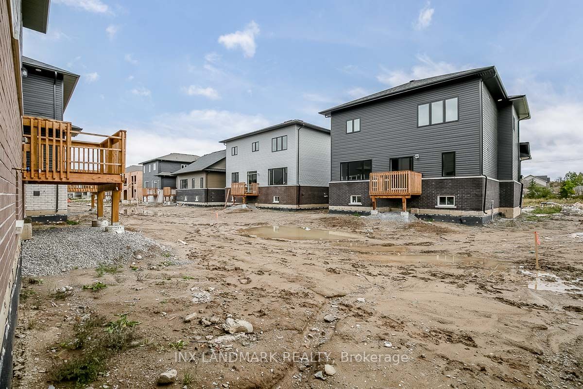 3772 Sunbank Cres