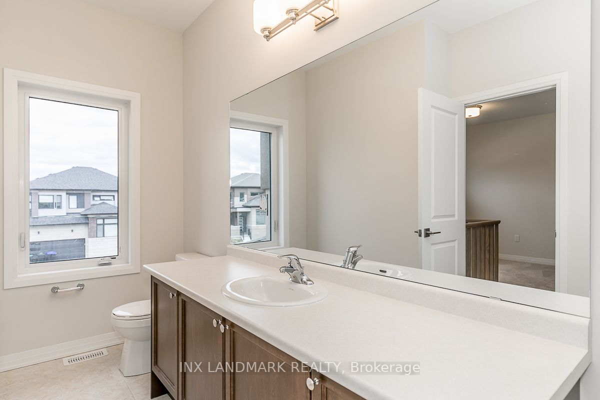 3772 Sunbank Cres