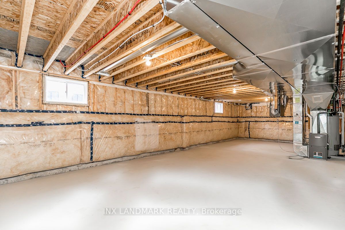 3772 Sunbank Cres