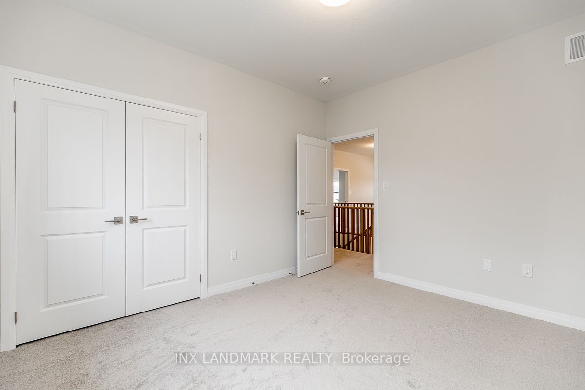 3772 Sunbank Cres