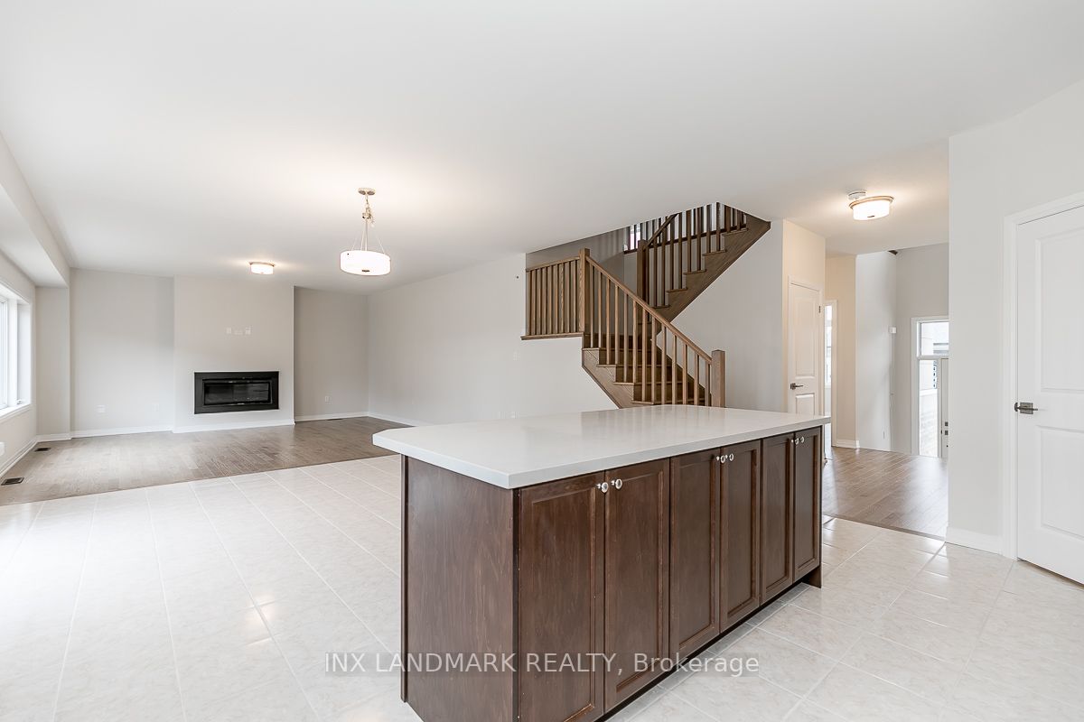 3772 Sunbank Cres