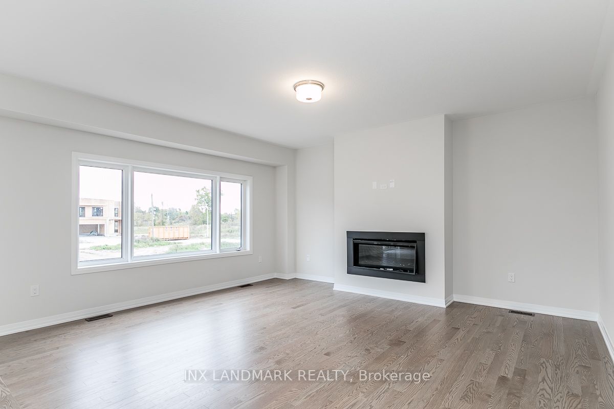 3772 Sunbank Cres