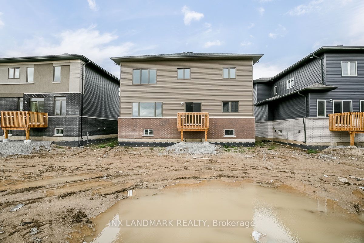 3772 Sunbank Cres