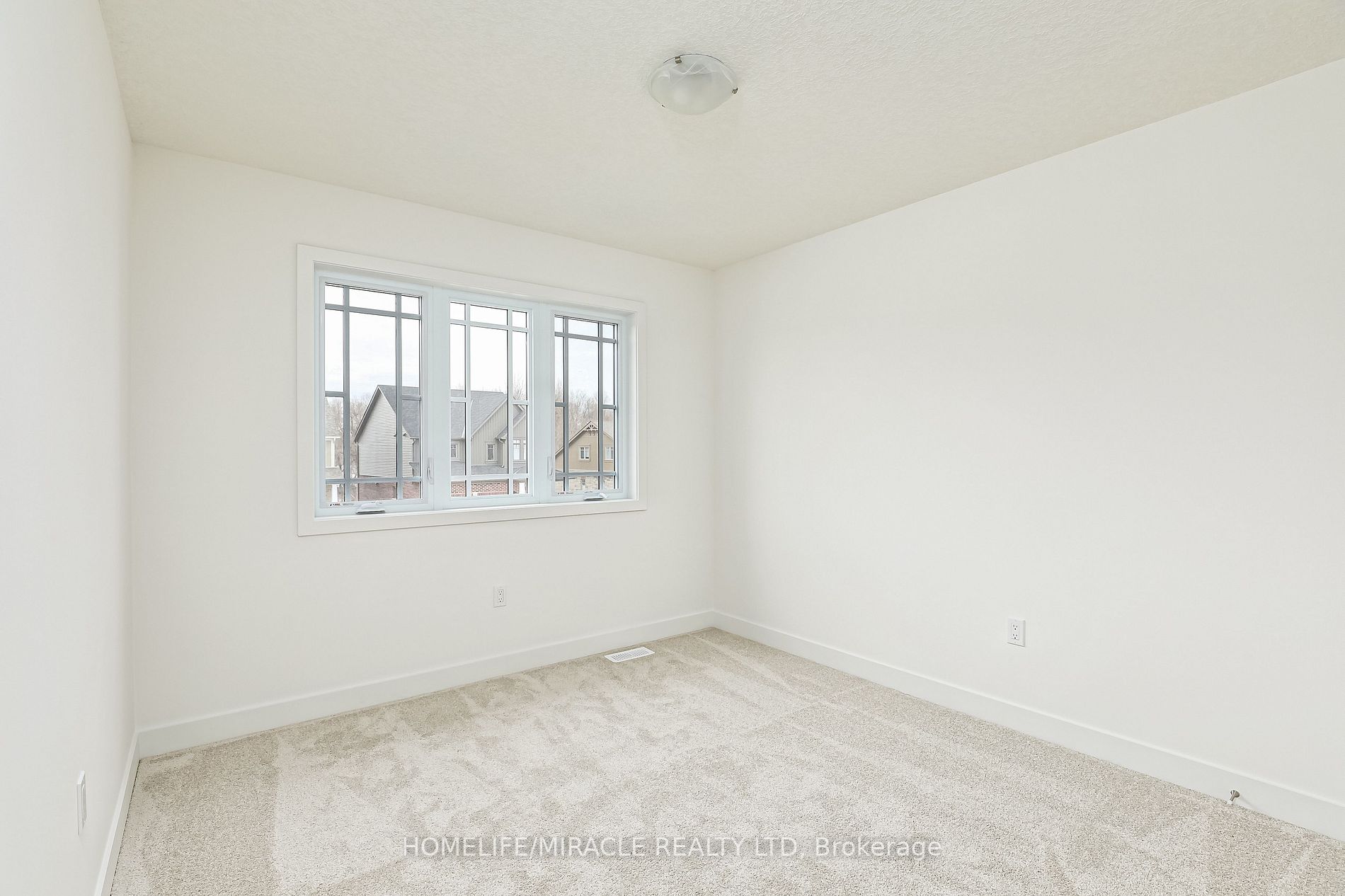 123 Plewes Dr