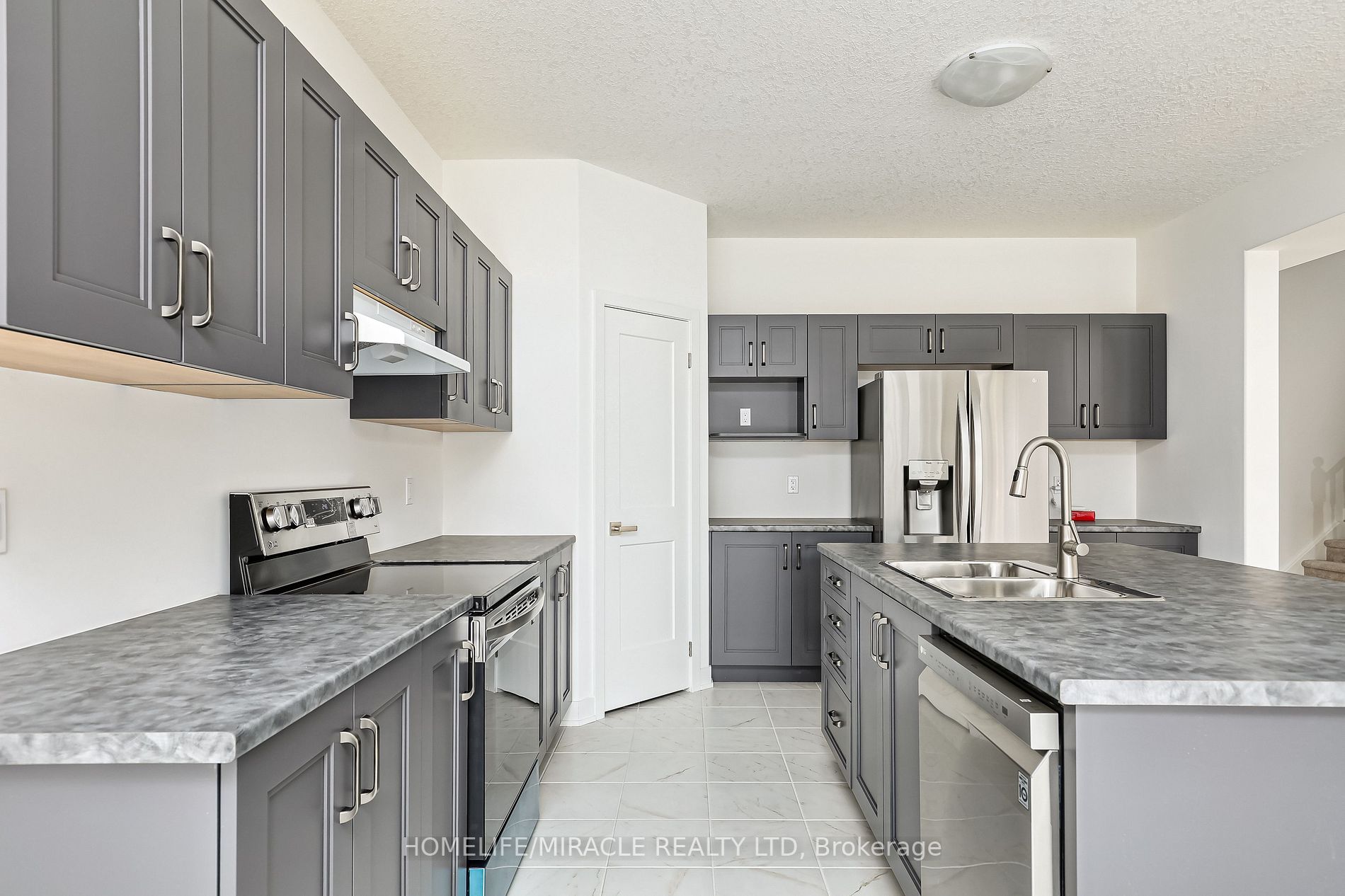 123 Plewes Dr