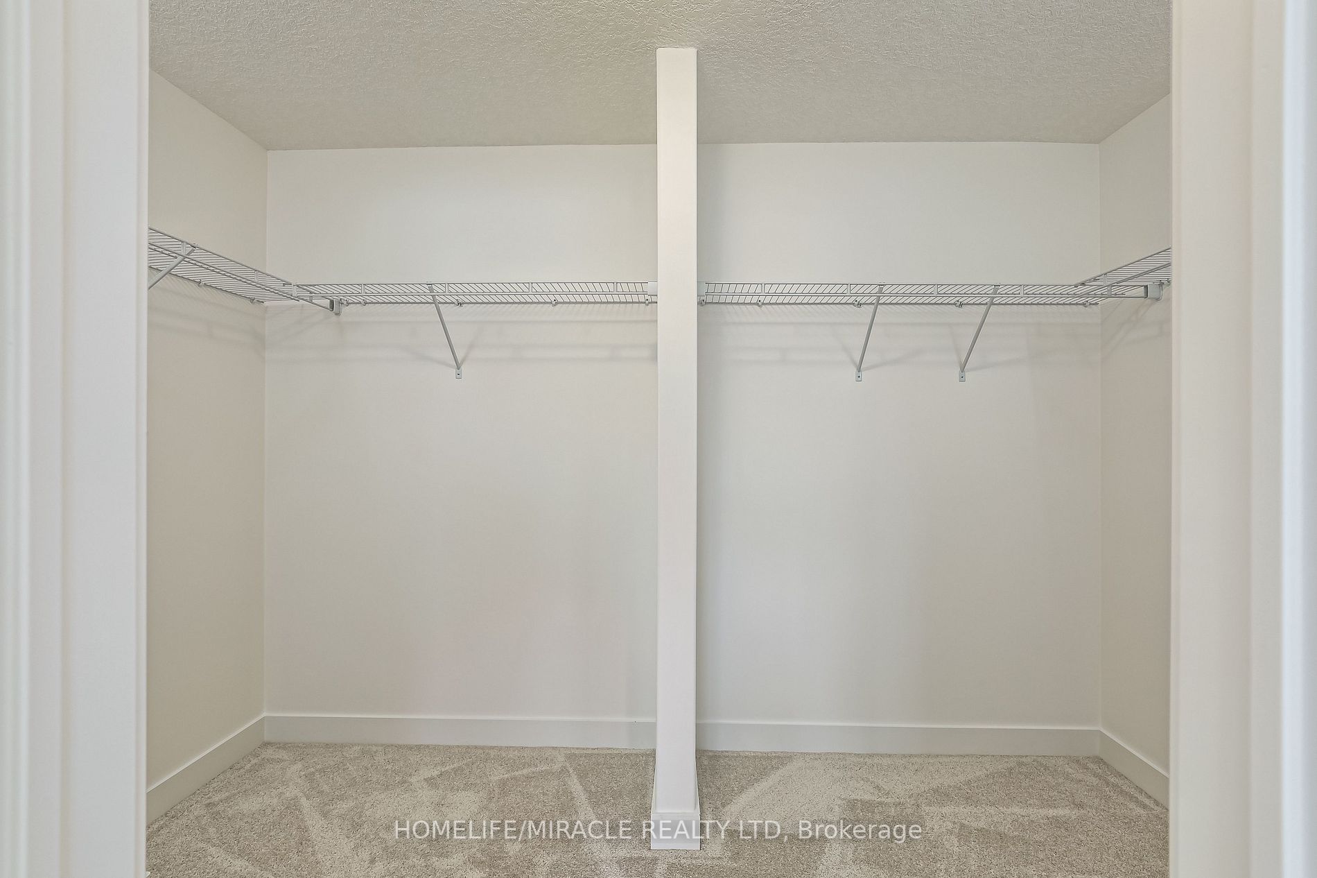 123 Plewes Dr
