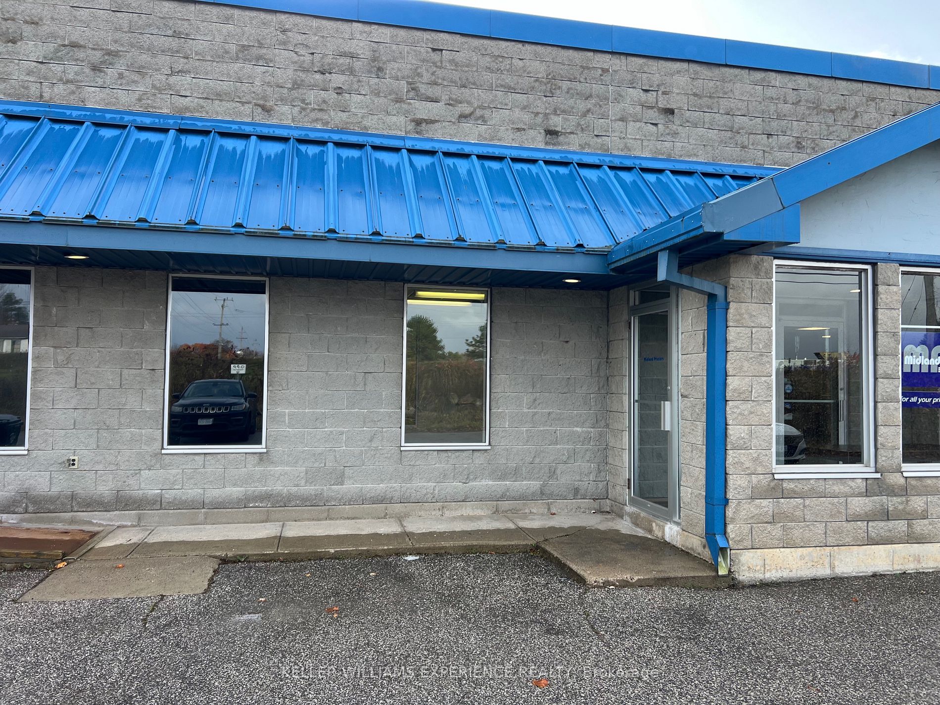 355 Cranston Cres, #2