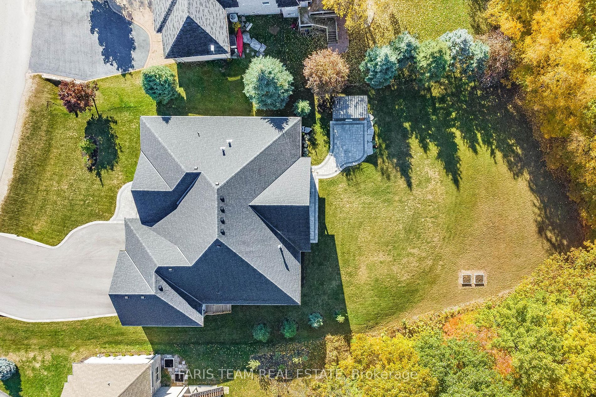 22 Lloyd Cook Dr W
