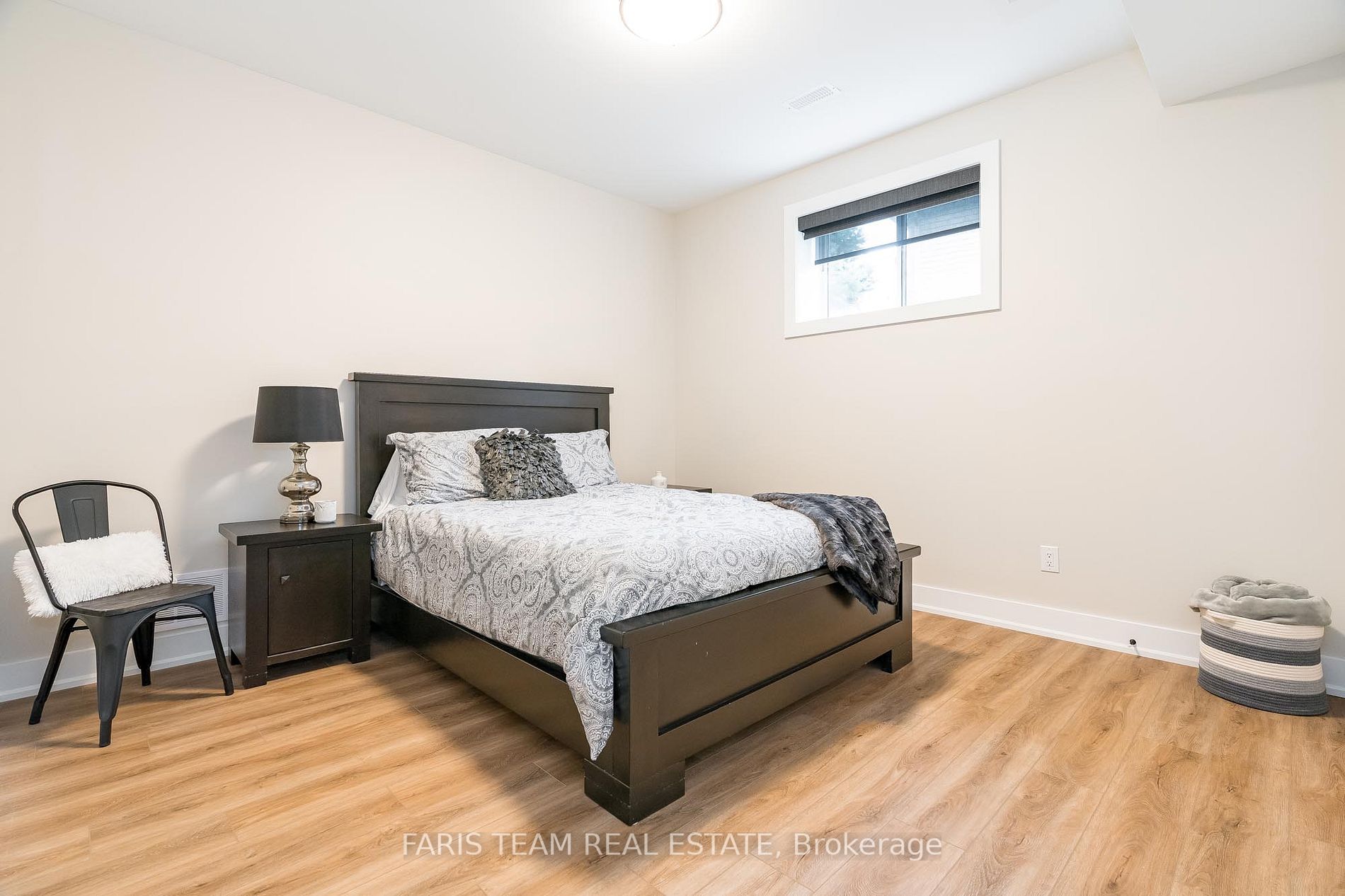 22 Lloyd Cook Dr W