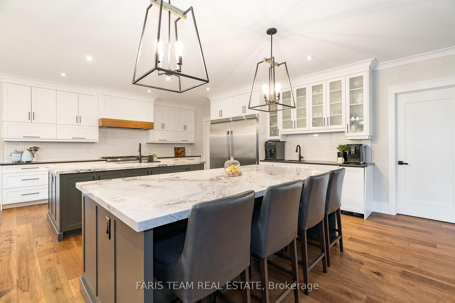 22 Lloyd Cook Dr W