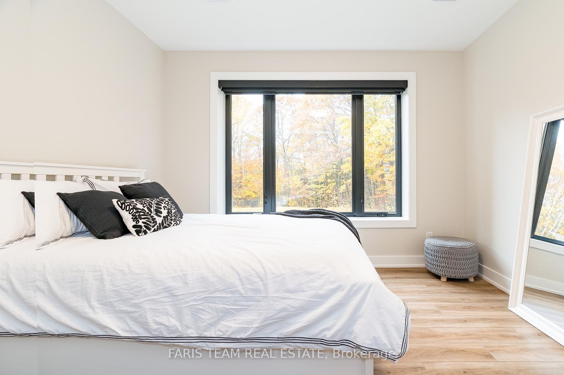 22 Lloyd Cook Dr W